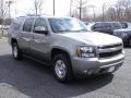 Greystone Metallic - Suburban LT 4x4 Photo No. 3