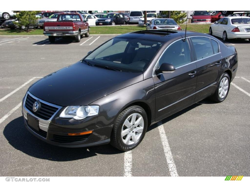 2006 Passat 2.0T Sedan - Mocha Brown / Classic Grey photo #1