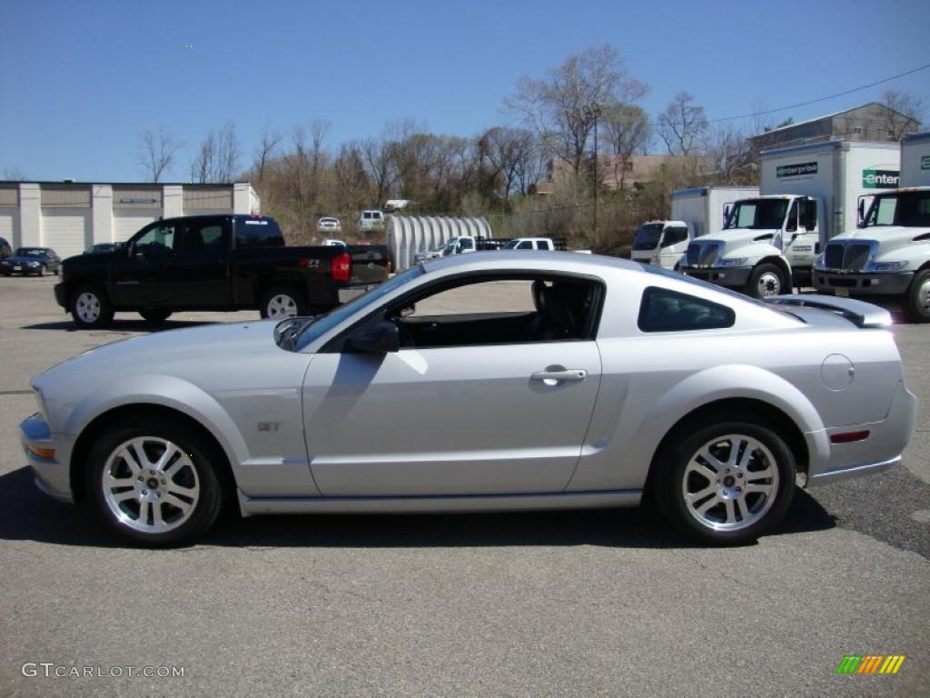 2005 Mustang GT Premium Coupe - Satin Silver Metallic / Dark Charcoal photo #10