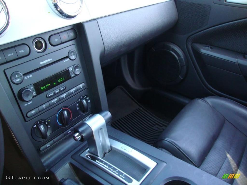 2005 Mustang GT Premium Coupe - Satin Silver Metallic / Dark Charcoal photo #29