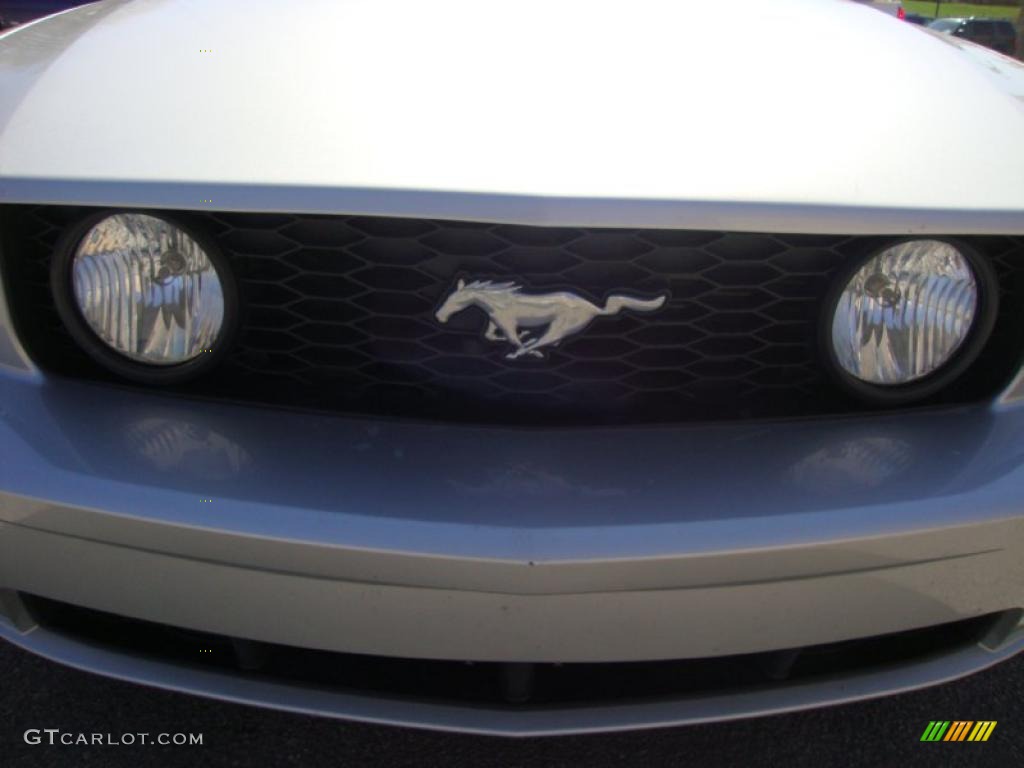2005 Mustang GT Premium Coupe - Satin Silver Metallic / Dark Charcoal photo #32