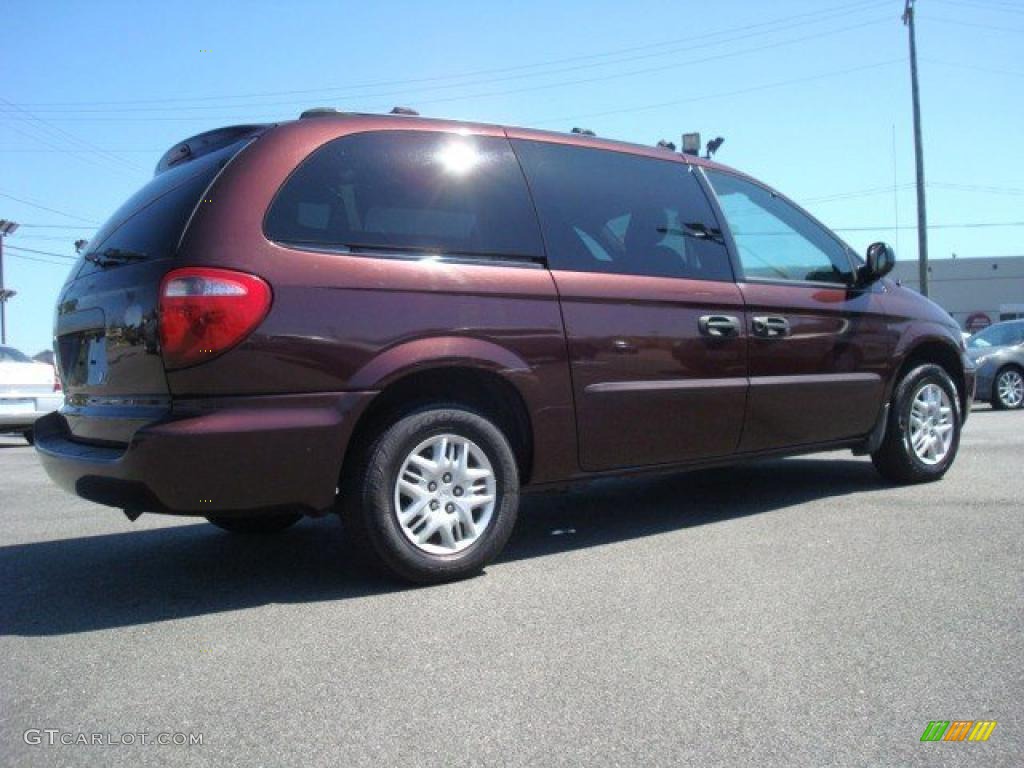 2004 Grand Caravan SE - Deep Molten Red Pearl / Khaki photo #5