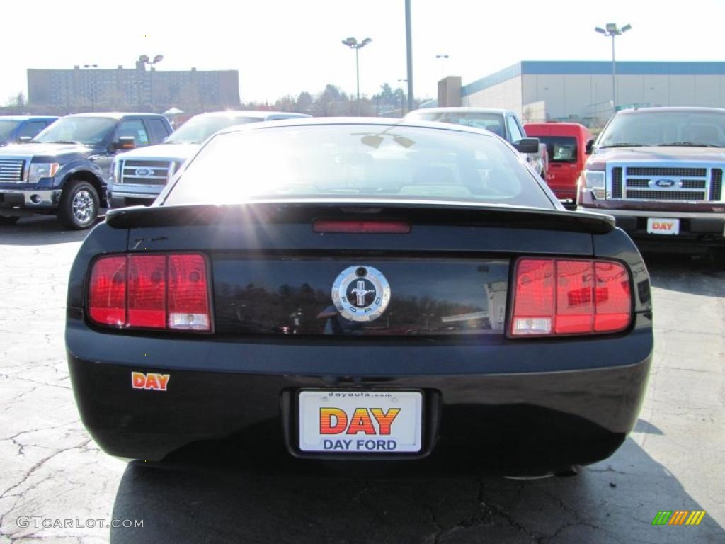 2007 Mustang V6 Premium Coupe - Black / Dark Charcoal photo #7