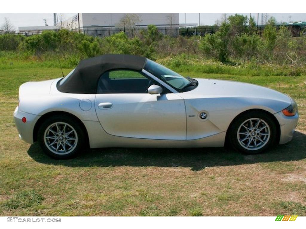 2003 Z4 2.5i Roadster - Titanium Silver Metallic / Red photo #16
