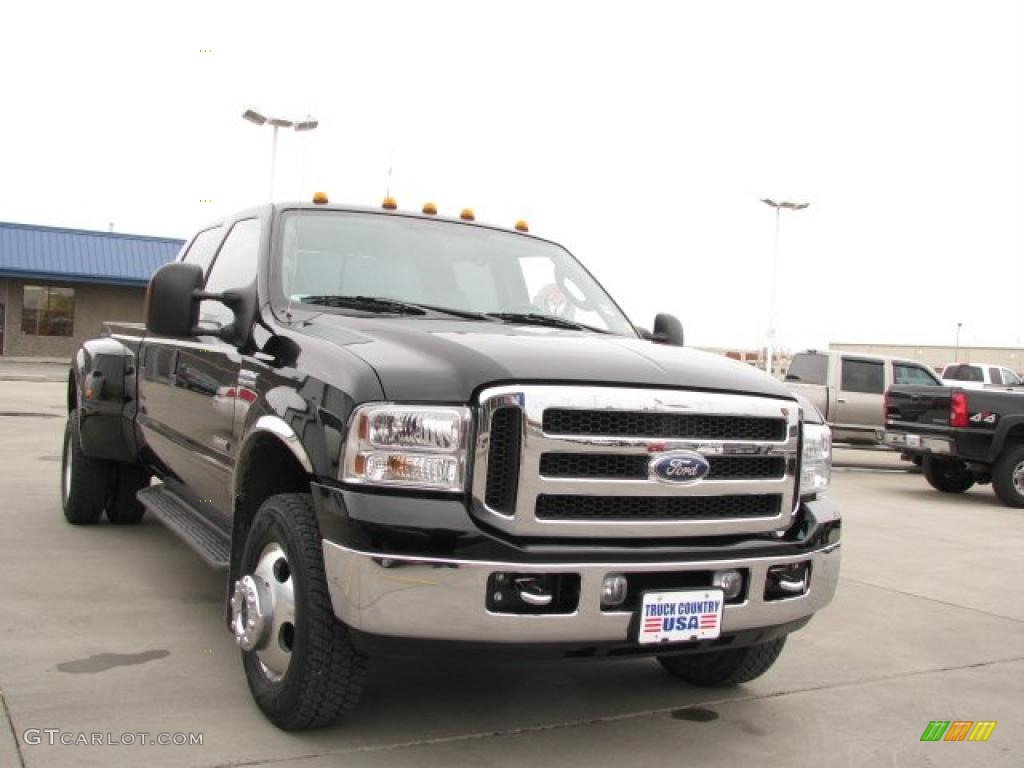 2005 F350 Super Duty Lariat Crew Cab 4x4 Dually - Black / Medium Flint photo #9