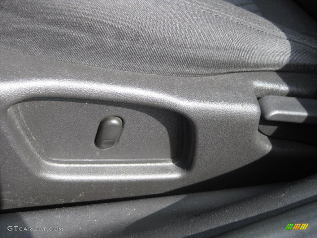 2006 Malibu Maxx LT Wagon - Silverstone Metallic / Ebony Black photo #23