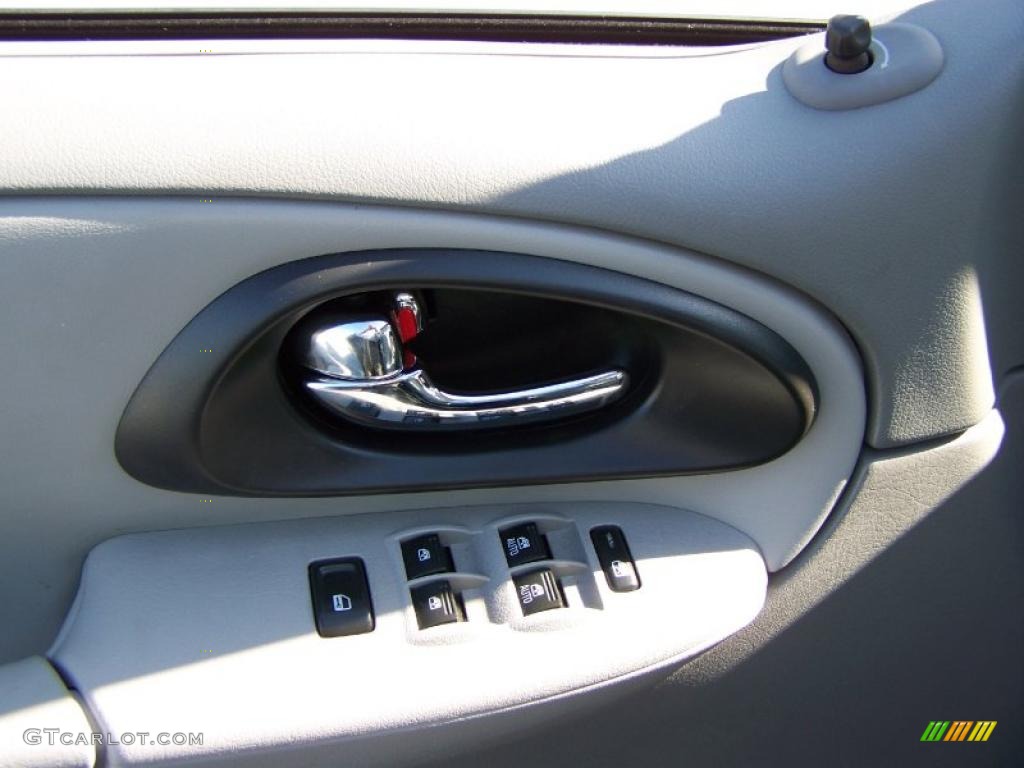 2007 TrailBlazer LS 4x4 - Black / Light Gray photo #10