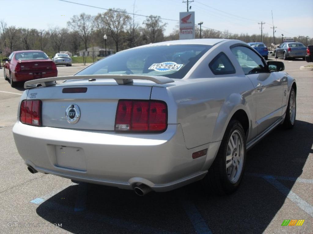 2009 Mustang GT Premium Coupe - Brilliant Silver Metallic / Light Graphite photo #7
