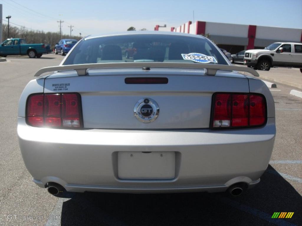 2009 Mustang GT Premium Coupe - Brilliant Silver Metallic / Light Graphite photo #8