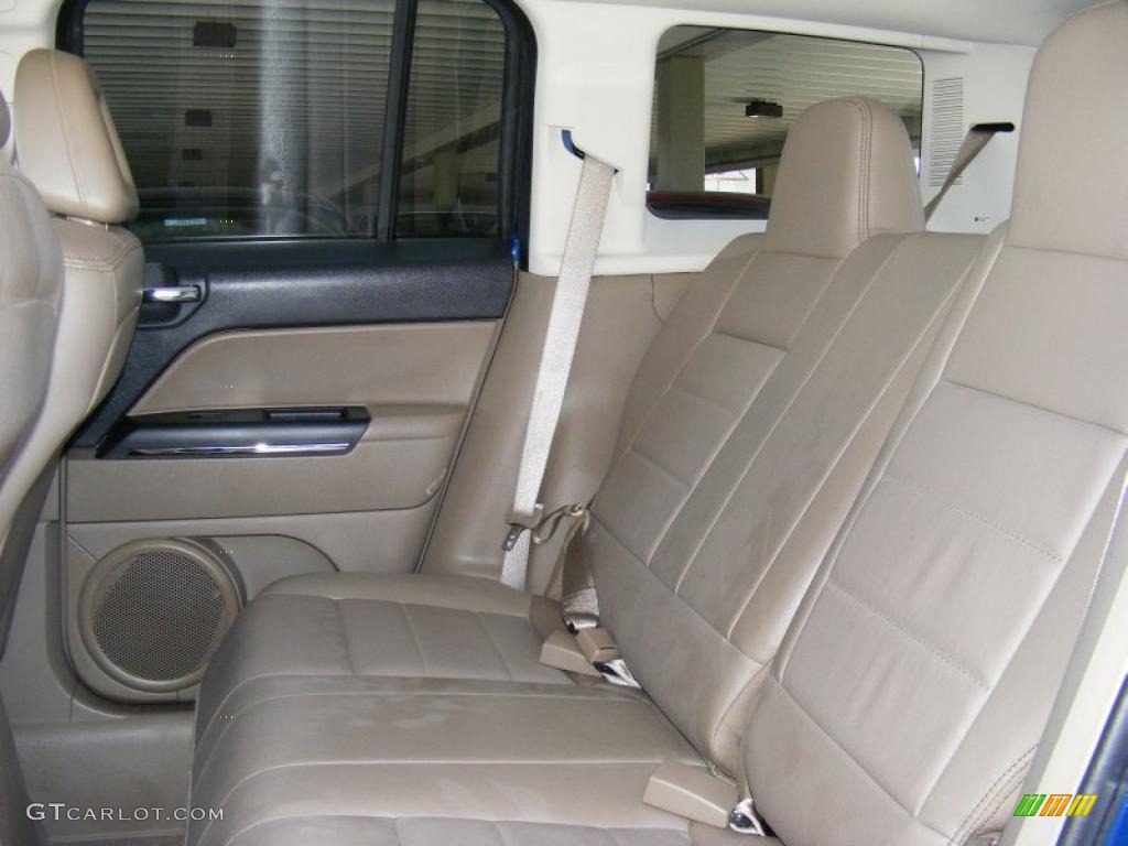 2009 Patriot Limited 4x4 - Deep Water Blue Pearl / Light Pebble Beige McKinley Leather photo #14