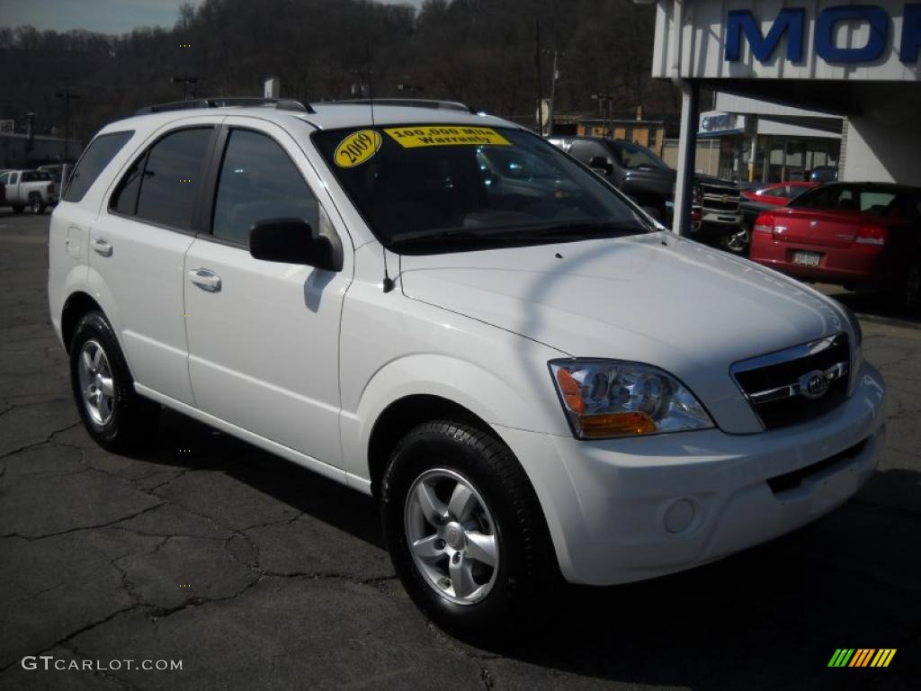 2009 Sorento LX 4x4 - Clear White / Beige photo #20