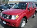 Red Brawn - Pathfinder SE 4x4 Photo No. 1