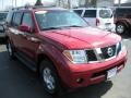 Red Brawn - Pathfinder SE 4x4 Photo No. 3
