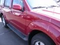 Red Brawn - Pathfinder SE 4x4 Photo No. 4