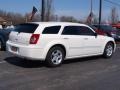 2007 Stone White Dodge Magnum SXT  photo #3