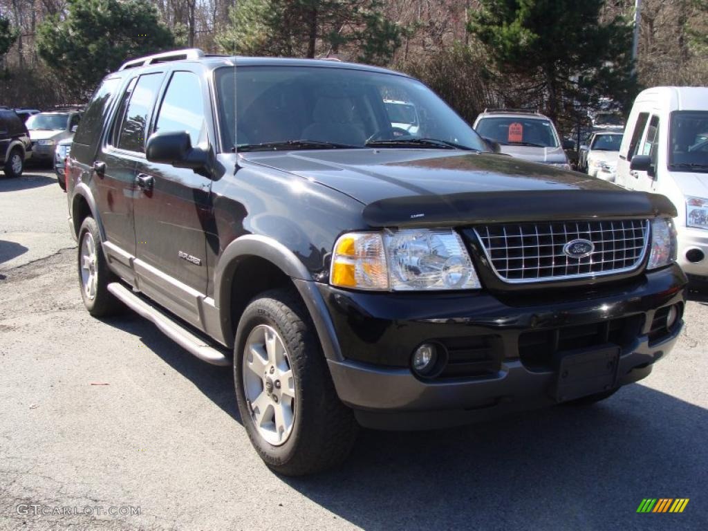 2004 Explorer XLT 4x4 - Black / Gray photo #3