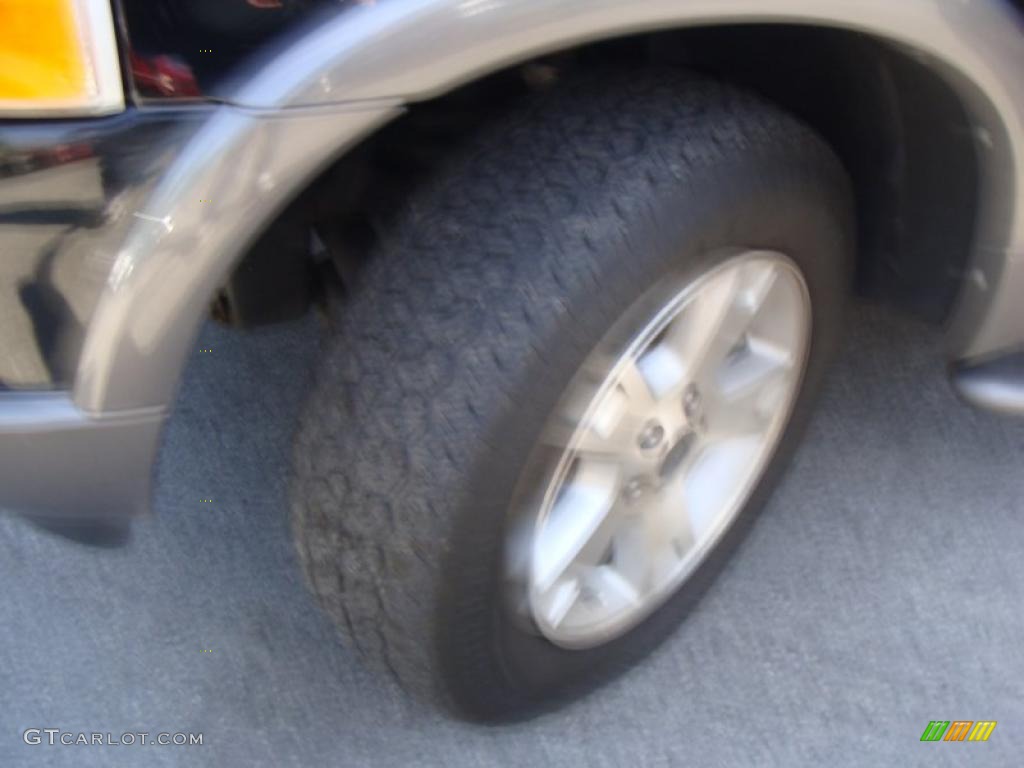2004 Explorer XLT 4x4 - Black / Gray photo #11