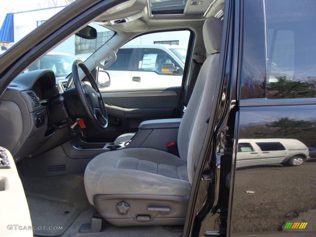 2004 Explorer XLT 4x4 - Black / Gray photo #14