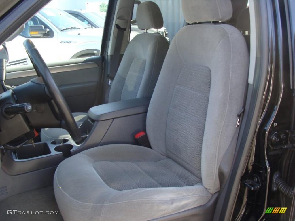 2004 Explorer XLT 4x4 - Black / Gray photo #17