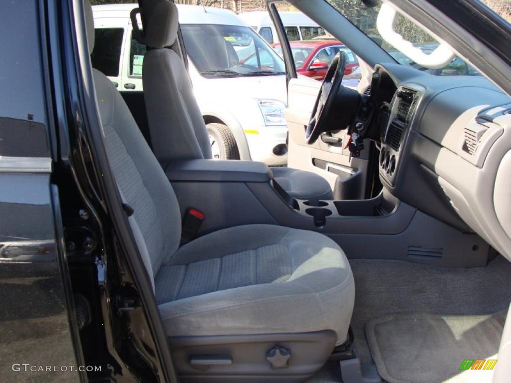 2004 Explorer XLT 4x4 - Black / Gray photo #18