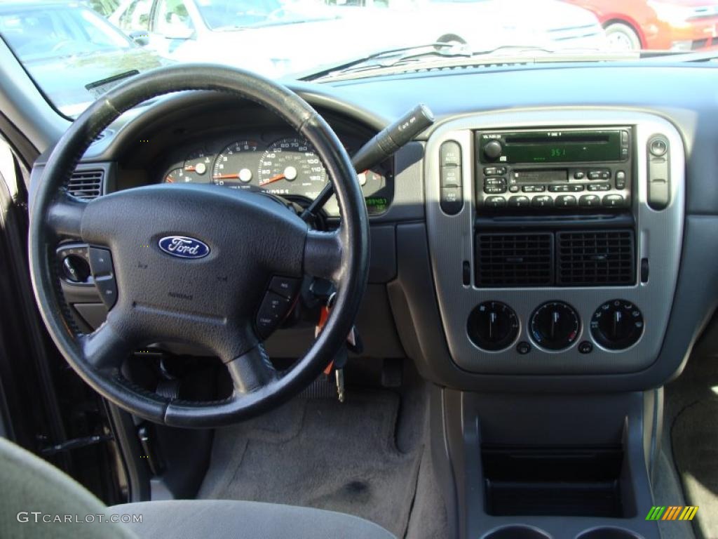2004 Explorer XLT 4x4 - Black / Gray photo #22