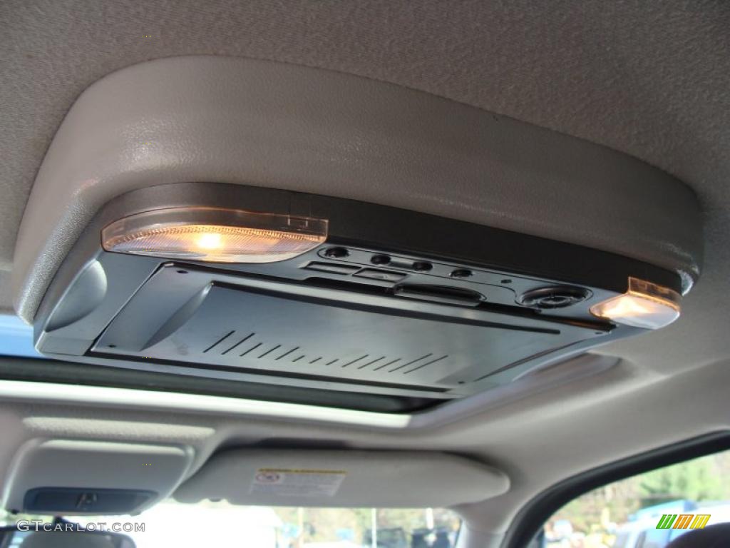 2004 Explorer XLT 4x4 - Black / Gray photo #27