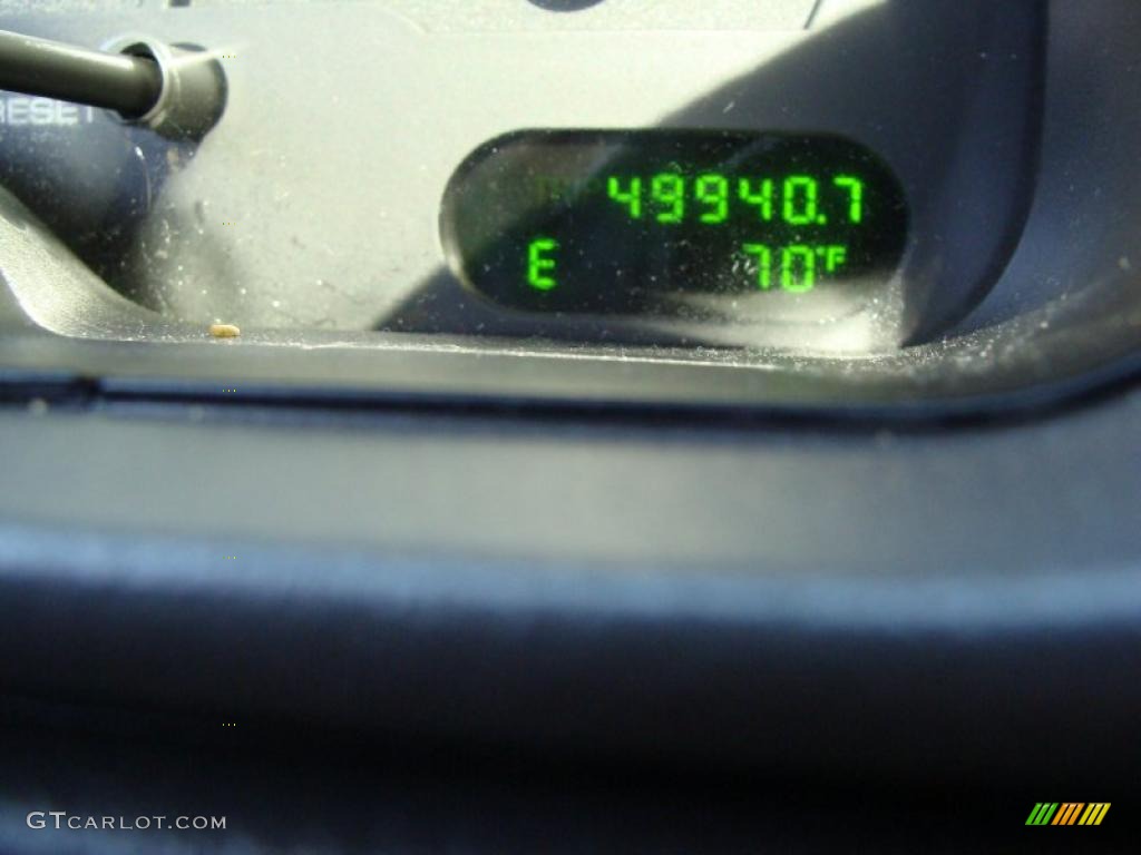 2004 Explorer XLT 4x4 - Black / Gray photo #28