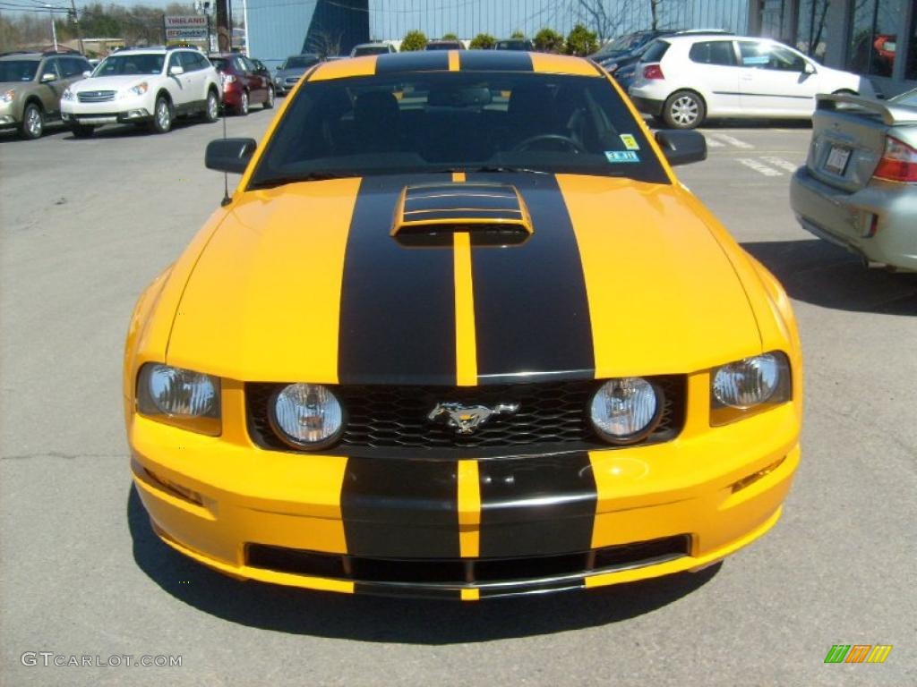 2007 Mustang GT Premium Coupe - Grabber Orange / Dark Charcoal photo #2