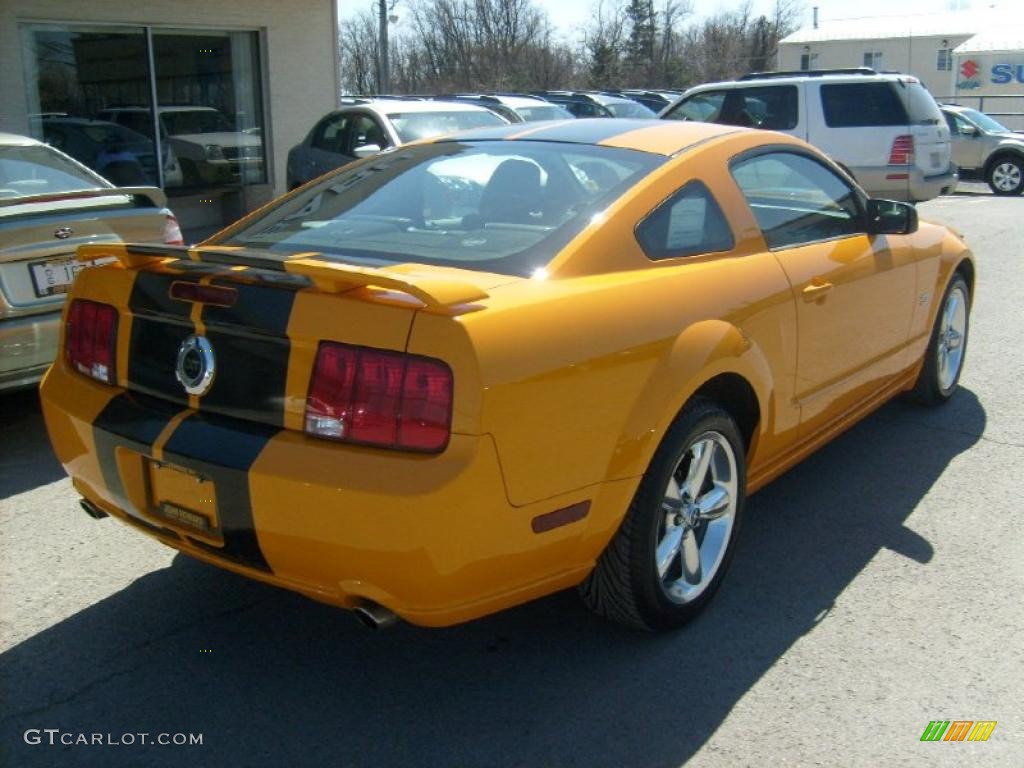 2007 Mustang GT Premium Coupe - Grabber Orange / Dark Charcoal photo #6