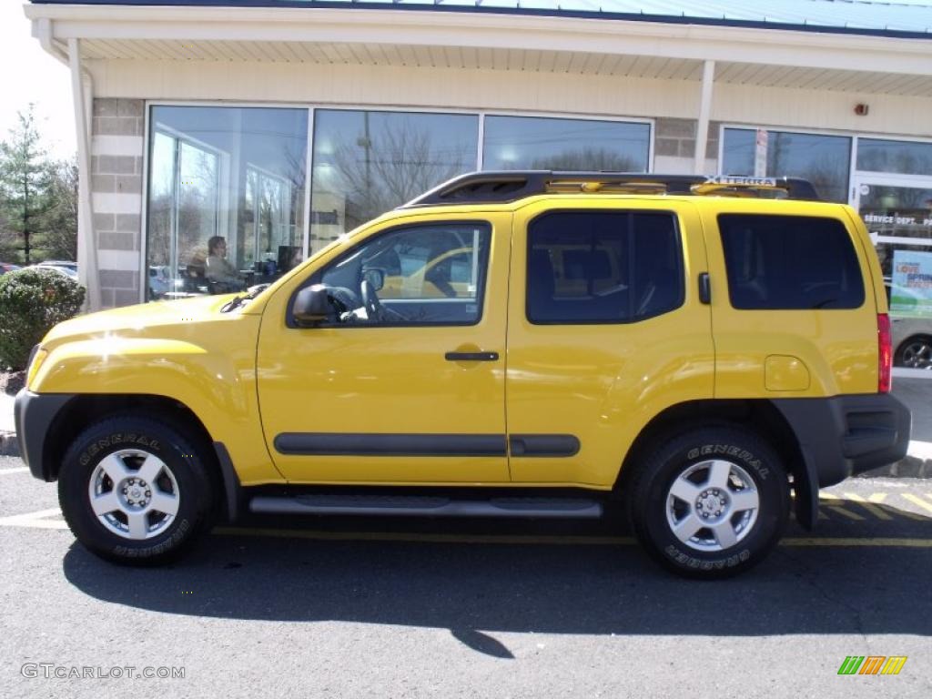 2006 Xterra S 4x4 - Solar Yellow / Steel/Graphite photo #2