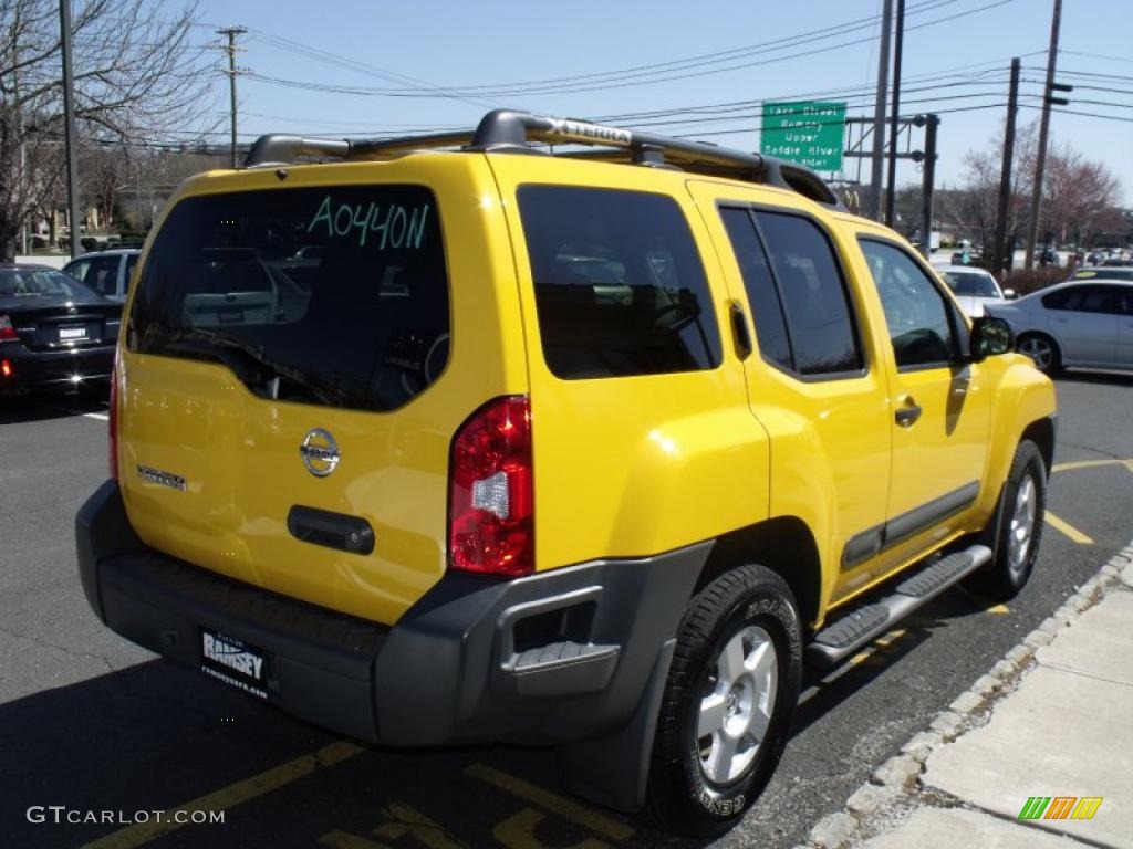 2006 Xterra S 4x4 - Solar Yellow / Steel/Graphite photo #4