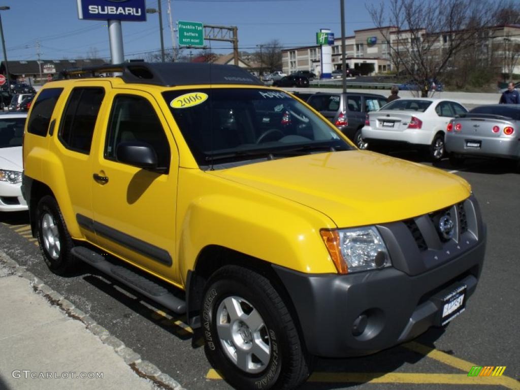 2006 Xterra S 4x4 - Solar Yellow / Steel/Graphite photo #5