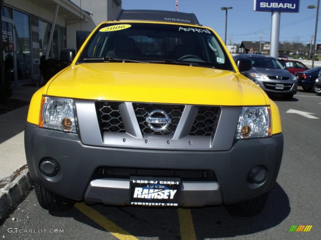 2006 Xterra S 4x4 - Solar Yellow / Steel/Graphite photo #6