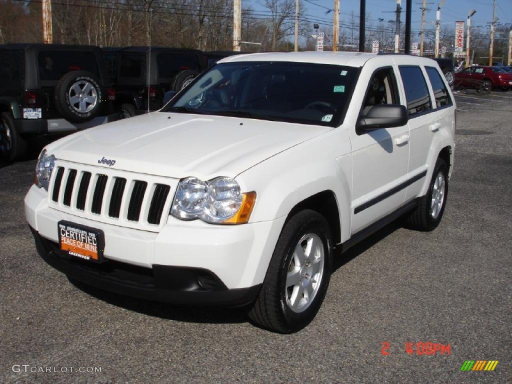 2008 Grand Cherokee Laredo 4x4 - Stone White / Dark Slate Gray photo #1