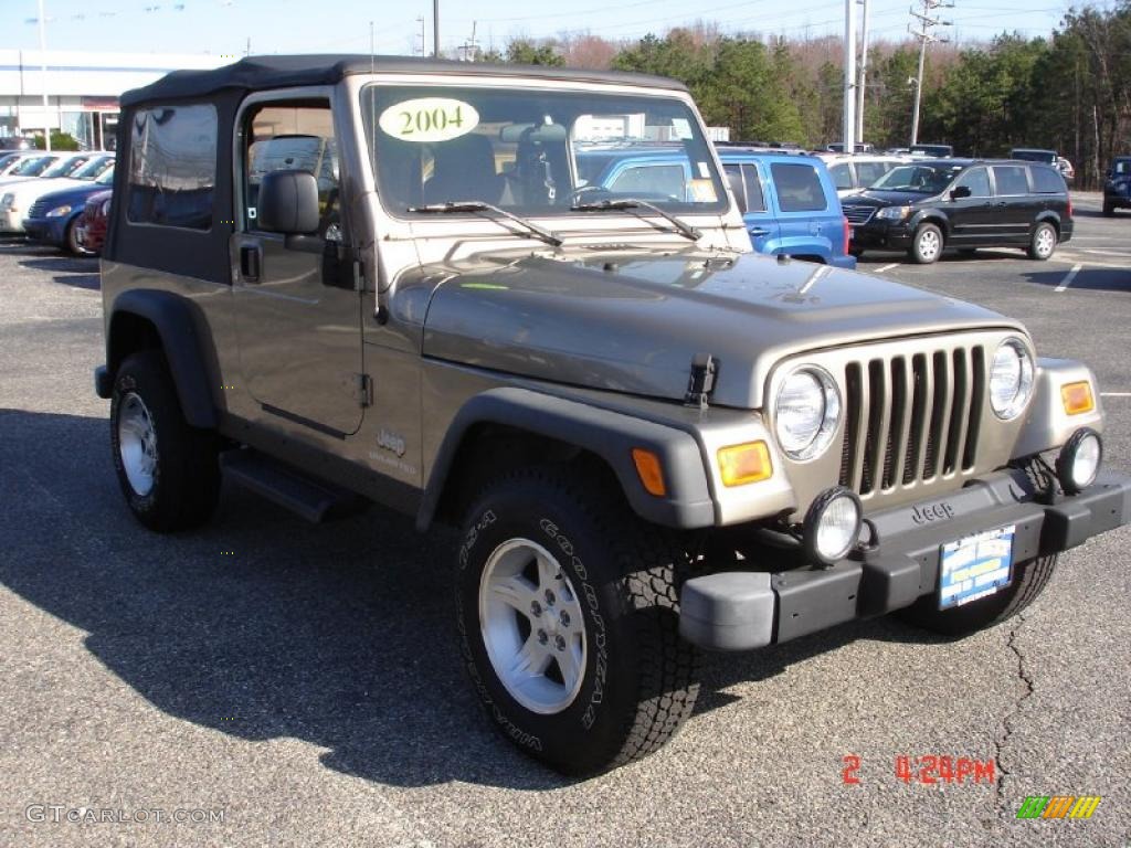 2004 Wrangler Sport 4x4 - Light Khaki Metallic / Dark Slate Gray photo #3