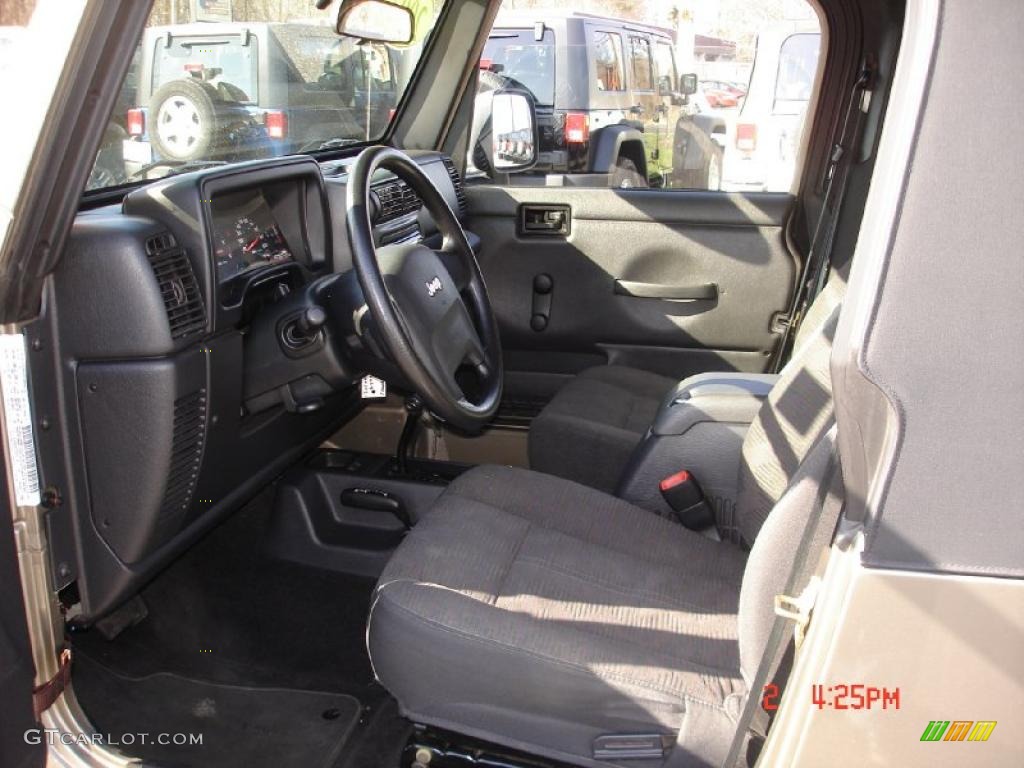 2004 Wrangler Sport 4x4 - Light Khaki Metallic / Dark Slate Gray photo #11