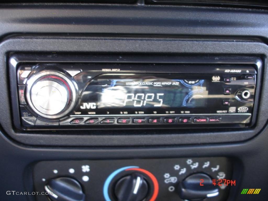 2004 Wrangler Sport 4x4 - Light Khaki Metallic / Dark Slate Gray photo #16
