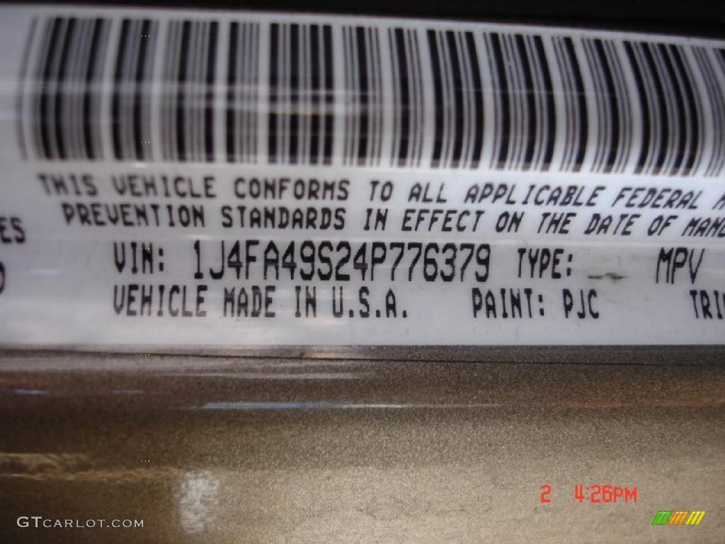2004 Wrangler Sport 4x4 - Light Khaki Metallic / Dark Slate Gray photo #18