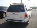 2002 Vibrant White Ford Windstar SE  photo #2