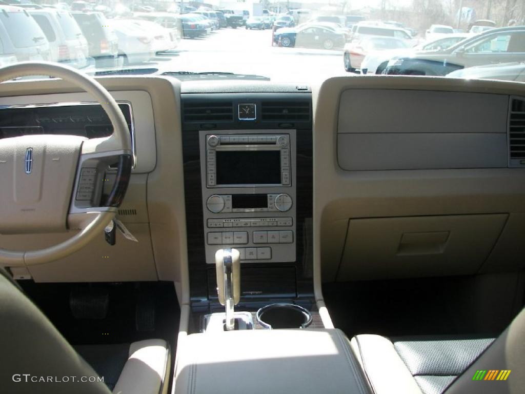 2008 Navigator Limited Edition 4x4 - Black / Stone/Black Piping photo #22
