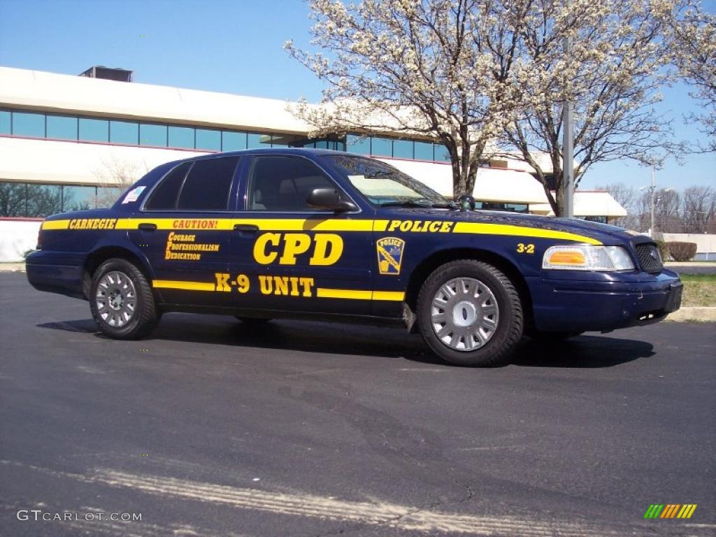 2004 Crown Victoria Police Interceptor - Dark Blue Pearl Metallic / Dark Charcoal photo #6