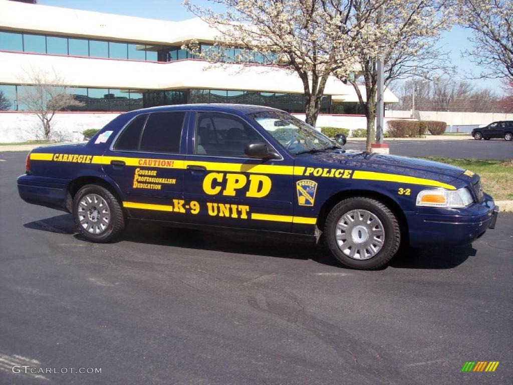 2004 Crown Victoria Police Interceptor - Dark Blue Pearl Metallic / Dark Charcoal photo #7