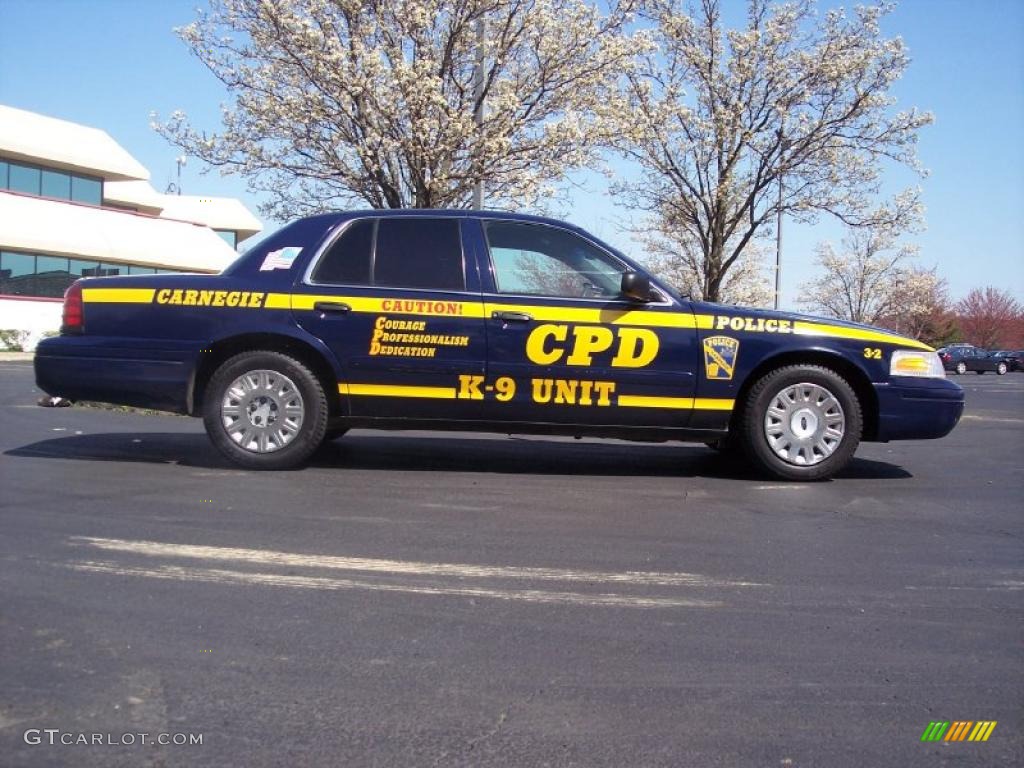 2004 Crown Victoria Police Interceptor - Dark Blue Pearl Metallic / Dark Charcoal photo #10