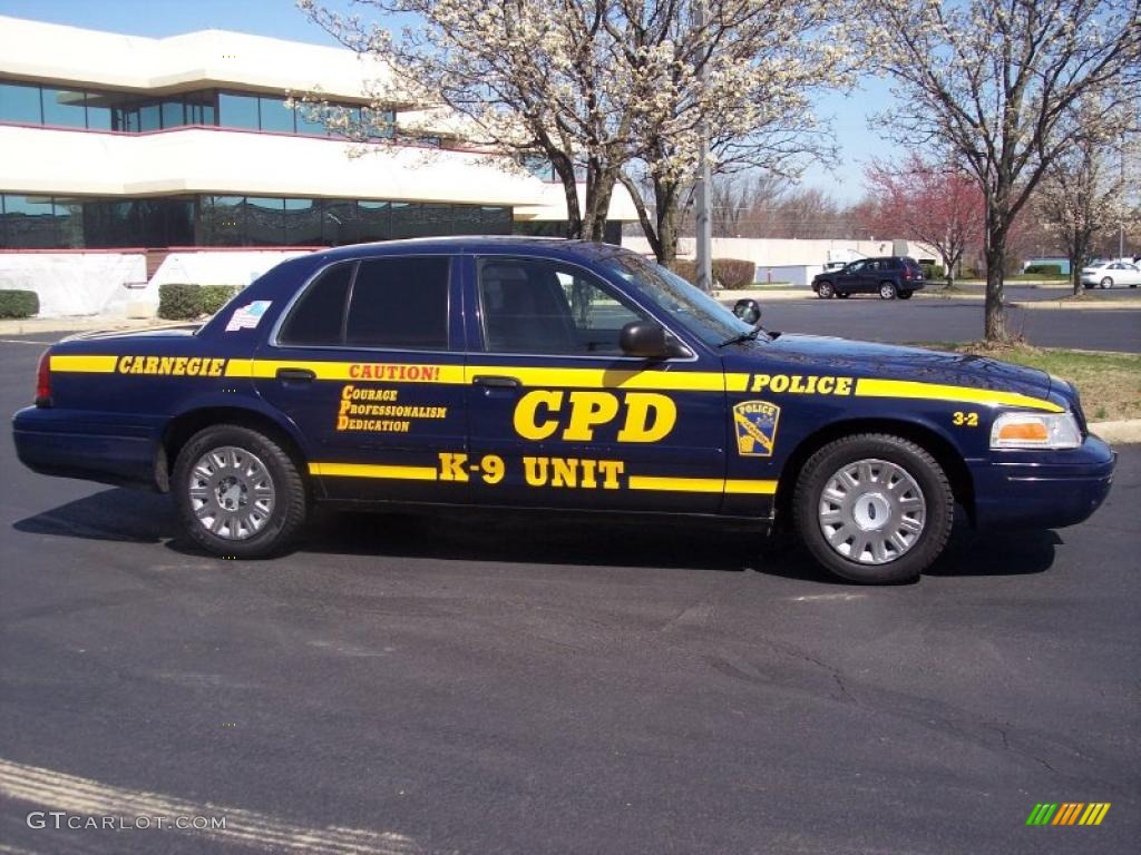 2004 Crown Victoria Police Interceptor - Dark Blue Pearl Metallic / Dark Charcoal photo #13