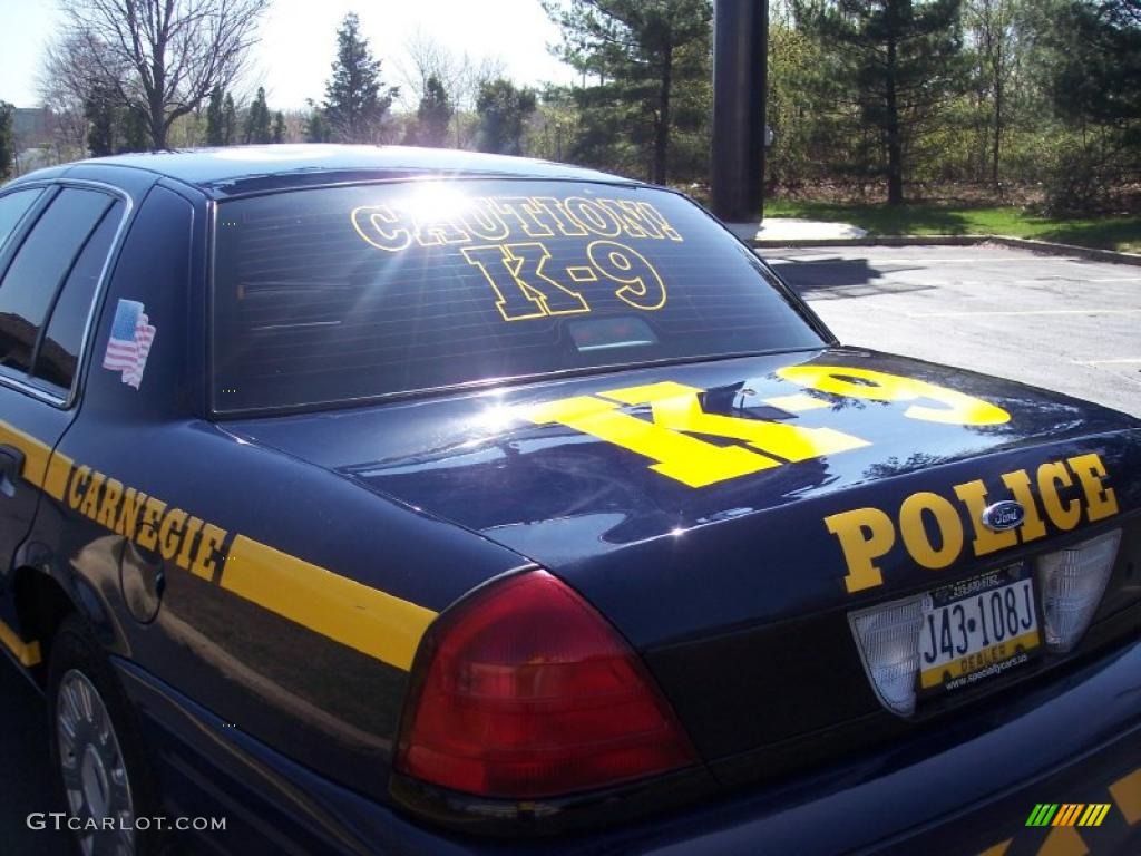 2004 Crown Victoria Police Interceptor - Dark Blue Pearl Metallic / Dark Charcoal photo #29