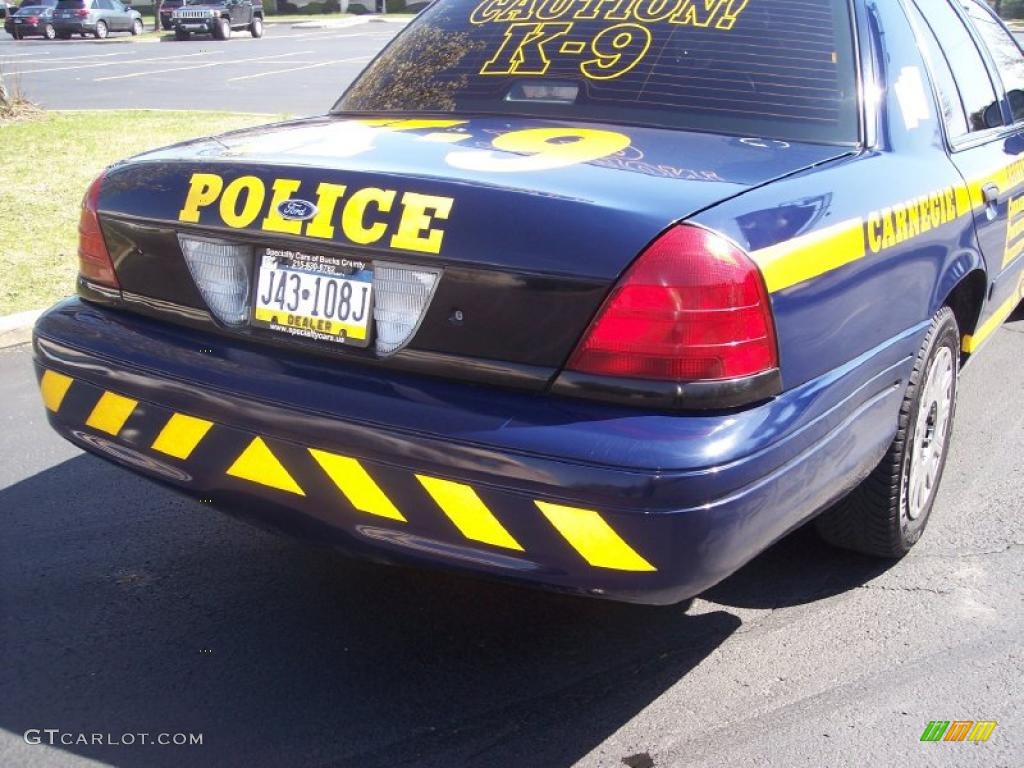 2004 Crown Victoria Police Interceptor - Dark Blue Pearl Metallic / Dark Charcoal photo #31