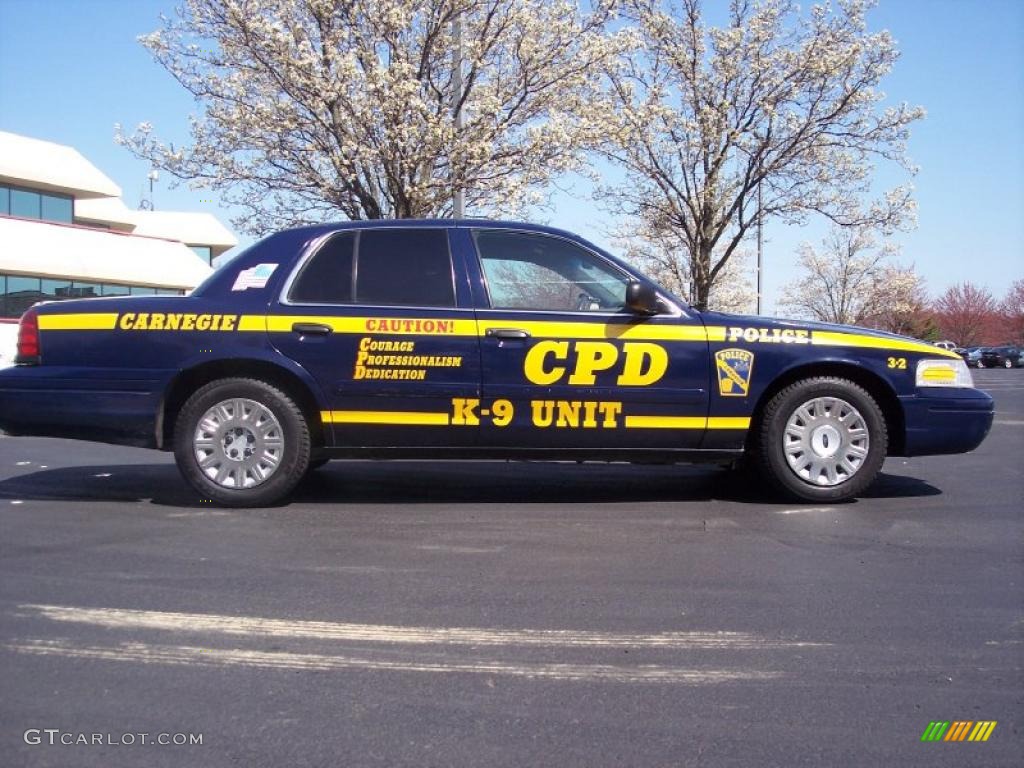 2004 Crown Victoria Police Interceptor - Dark Blue Pearl Metallic / Dark Charcoal photo #35