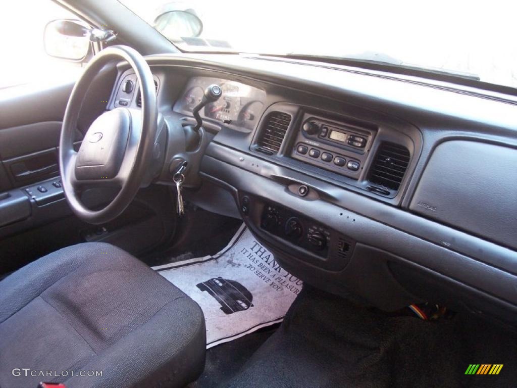 2004 Crown Victoria Police Interceptor - Dark Blue Pearl Metallic / Dark Charcoal photo #70