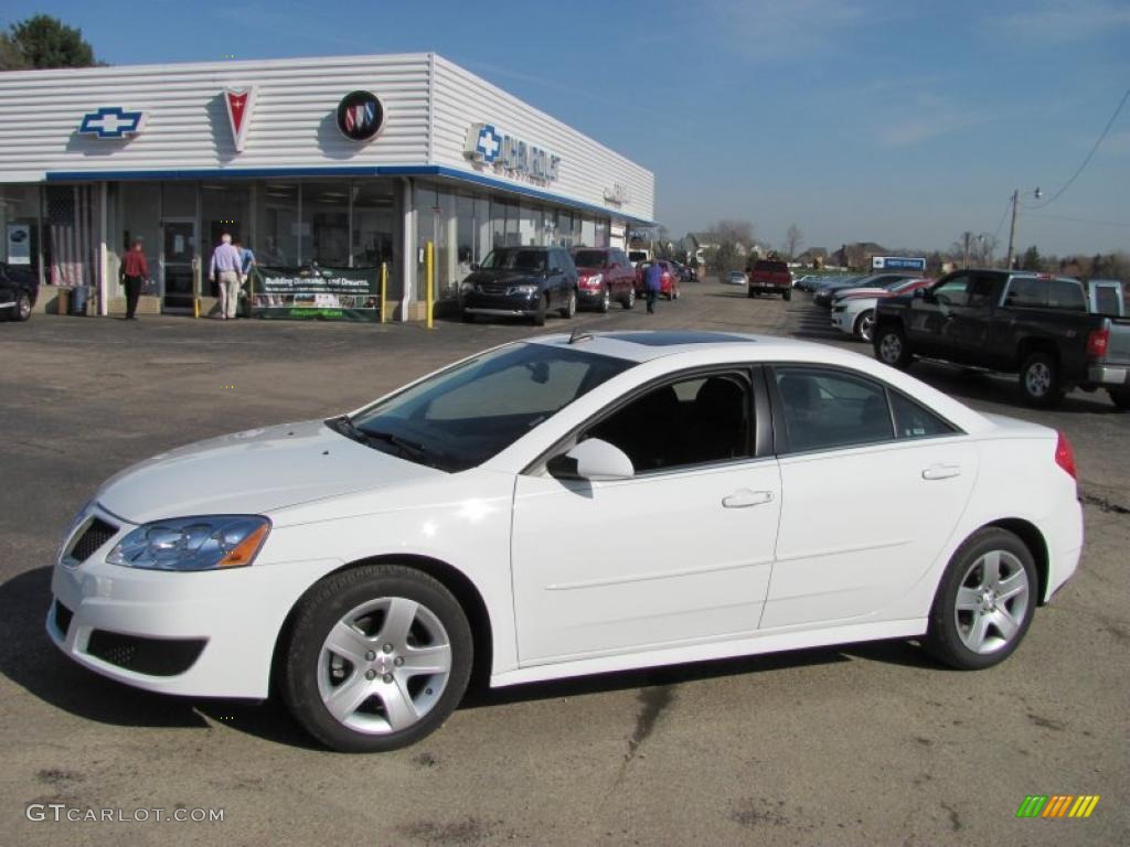 2010 G6 Sedan - Summit White / Ebony photo #1