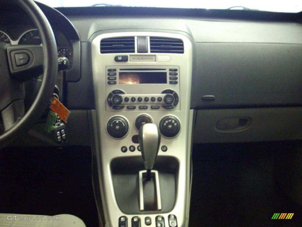 2006 Equinox LS - Black / Light Gray photo #10